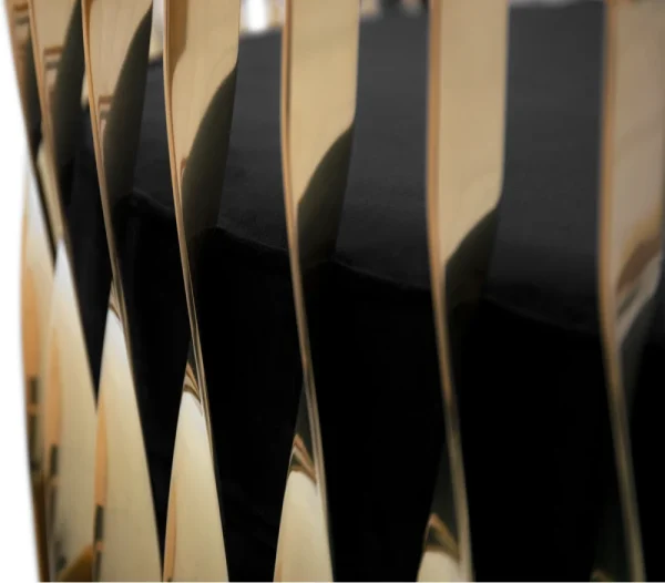 Estética Sofá de lujo a medida con elegante base de metal-1