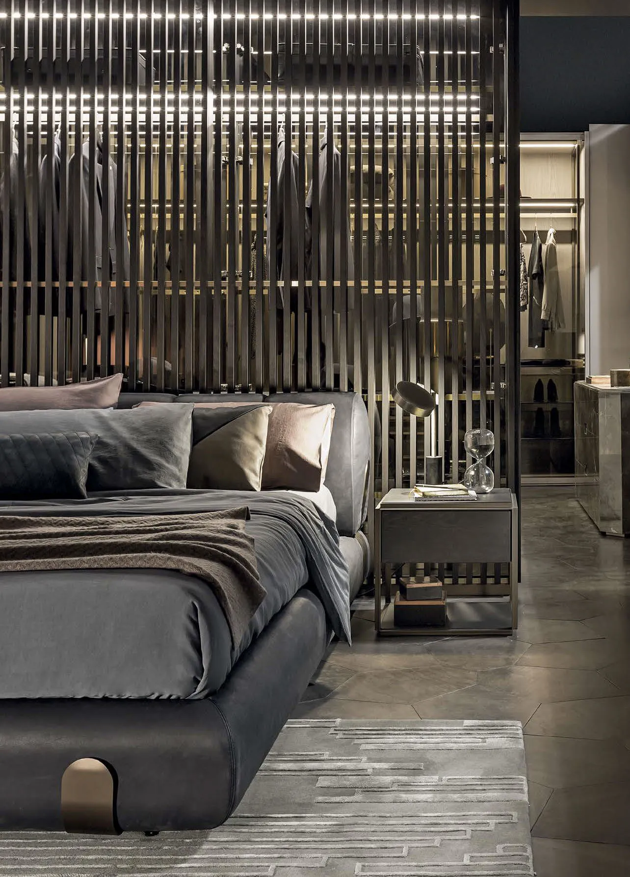 Luxury Custom Made Bed Furniture, Bespoke Modern Leather Bed-2