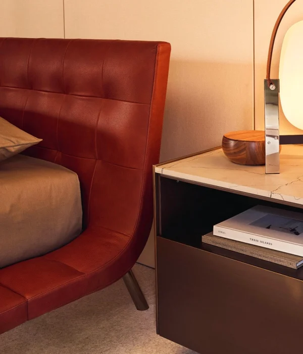 Camas modernas de lujo a medida con marco tapizado Wingback-3