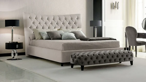 定制奢华卧室长椅，簇绒长椅，带镍饰细节