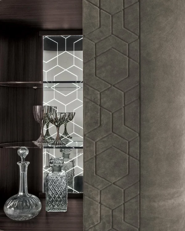 Italian Light Luxury Retro Custom Metal Wine Cabinet QMY-WC011 - Custom Wine Storage Cabinets Wholesale Supply and 1-MOQ Order