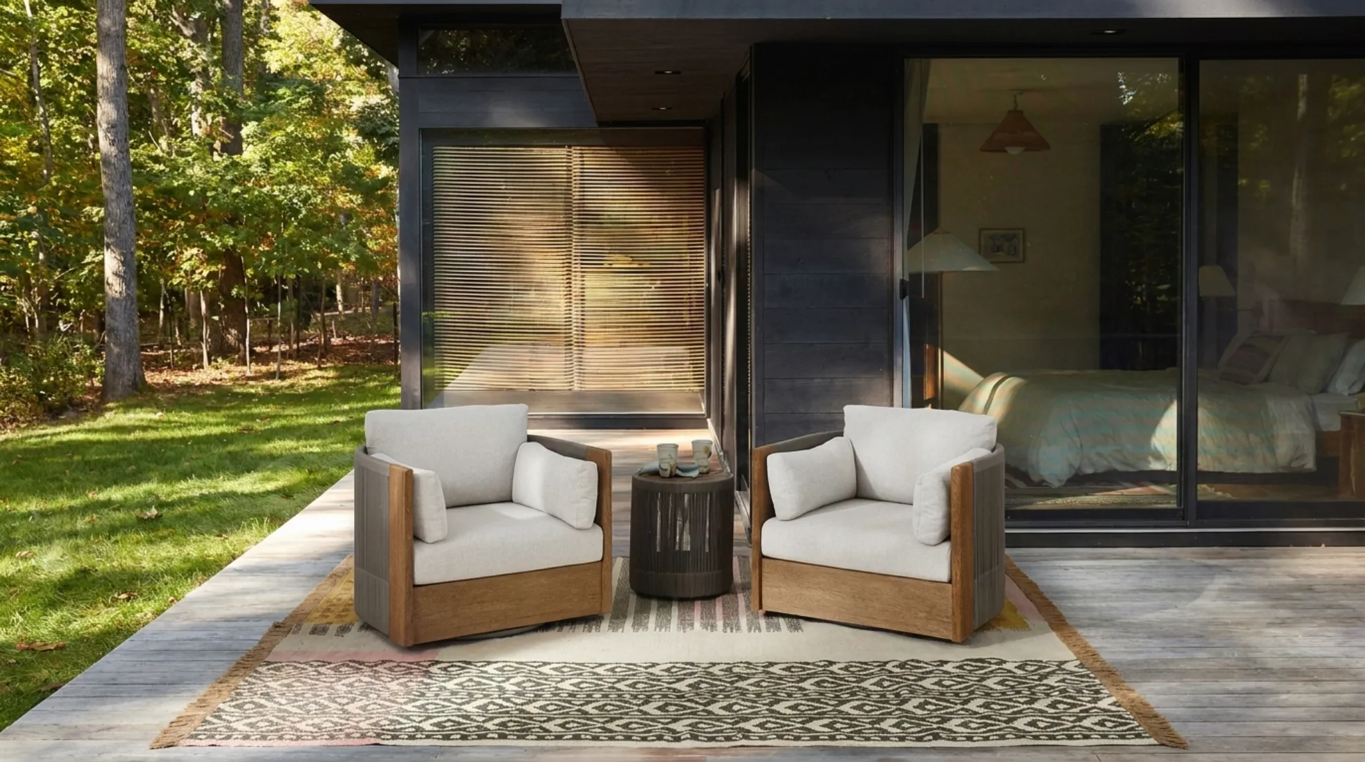 outdoor furniture under patio cover - Chicasa