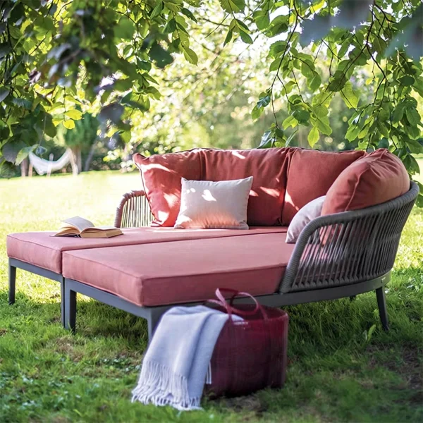Custom Outdoor Sun Lounger, Synthetic Rattan QMY-ODSL025